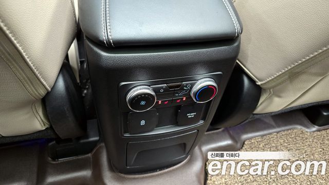 Ford Explorer 2023 — photo 18