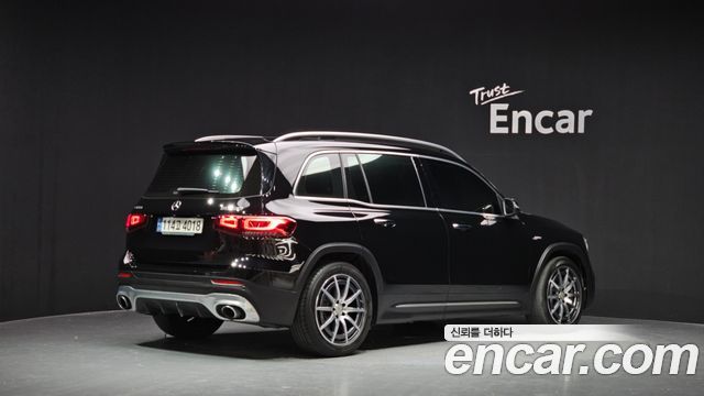 Mercedes-Benz GLB-Class 2023 — photo 2