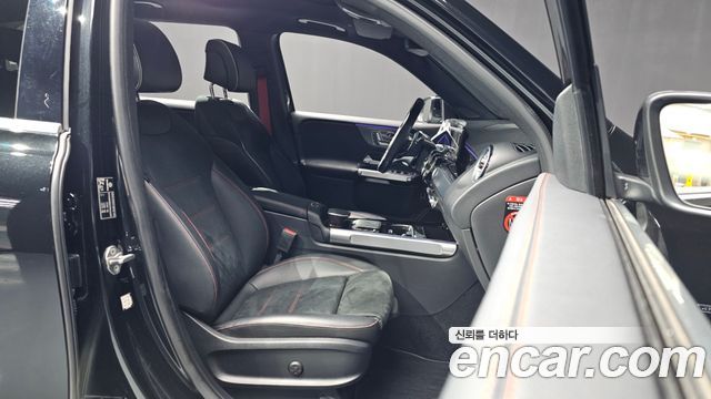 Mercedes-Benz GLB-Class 2023 — photo 11