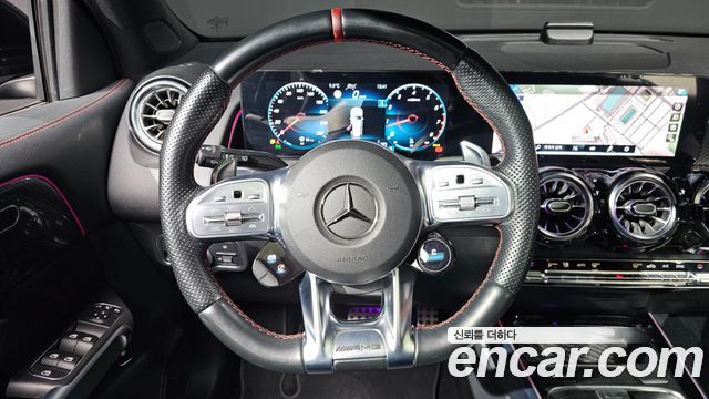 Mercedes-Benz GLB-Class 2023 — photo 14
