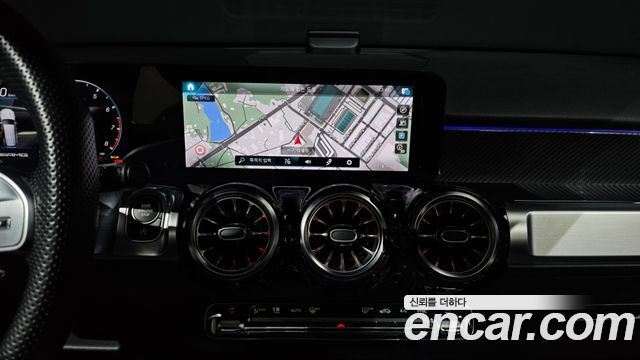 Mercedes-Benz GLB-Class 2023 — photo 15