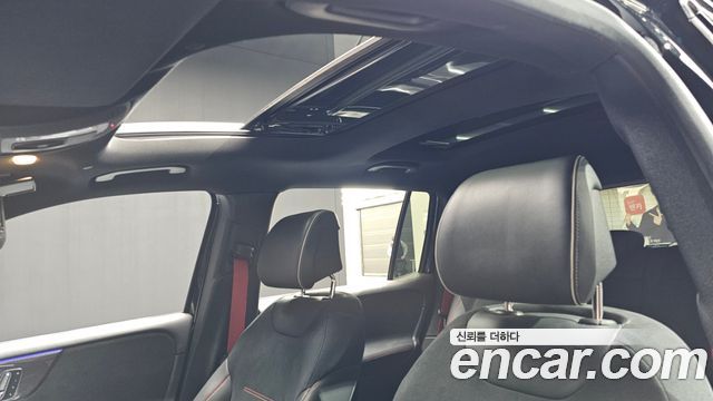 Mercedes-Benz GLB-Class 2023 — photo 19