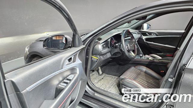 Genesis G70 2018 — photo 11