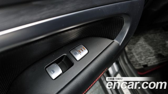 Genesis G70 2018 — photo 17