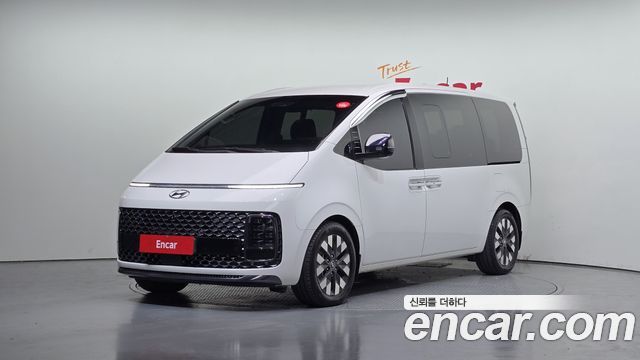 Hyundai Staria 2022 — photo 1