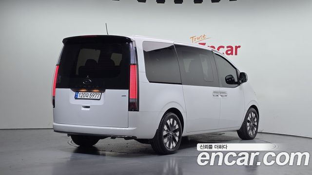 Hyundai Staria 2022 — photo 2
