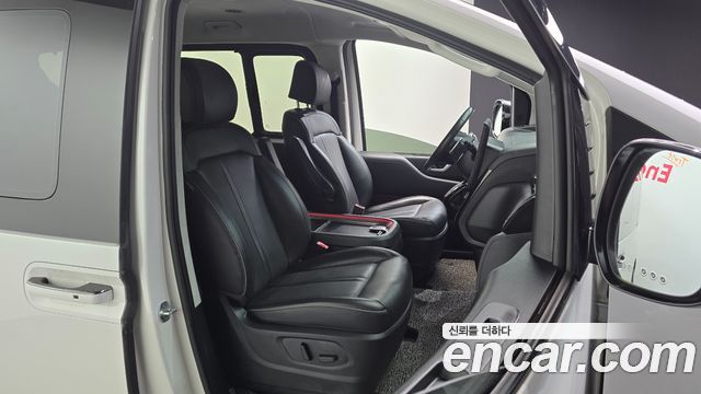 Hyundai Staria 2022 — photo 11