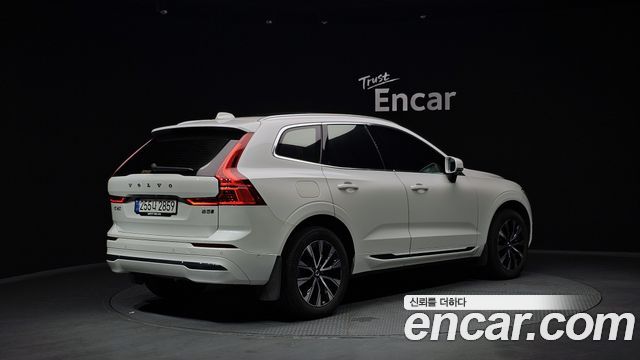 Volvo XC60 2024 — photo 2