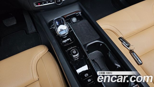 Volvo XC60 2024 — photo 9
