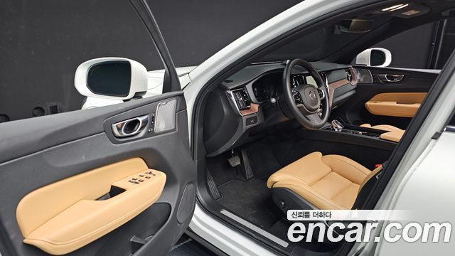 Volvo XC60 2024 — photo 11