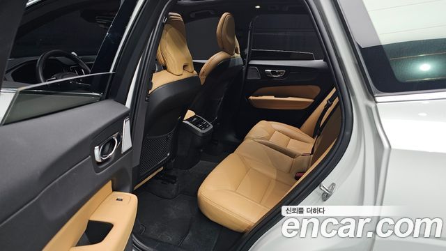 Volvo XC60 2024 — photo 12