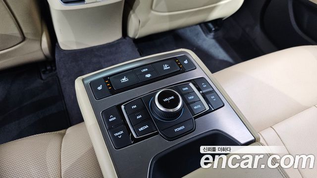 Hyundai Genesis 2016 — photo 19