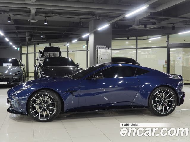 Aston Martin Vantage 2025 — photo 2