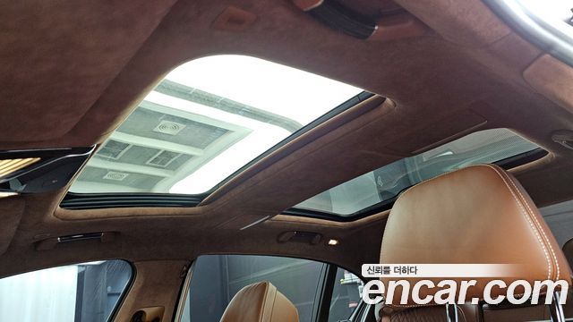 BMW 7-Series 2021 — photo 18