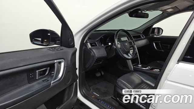 Land Rover Discovery Sport 2016 — photo 10