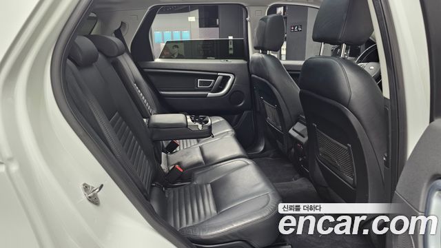 Land Rover Discovery Sport 2016 — photo 12