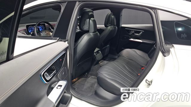Mercedes-Benz EQE 2024 — photo 13