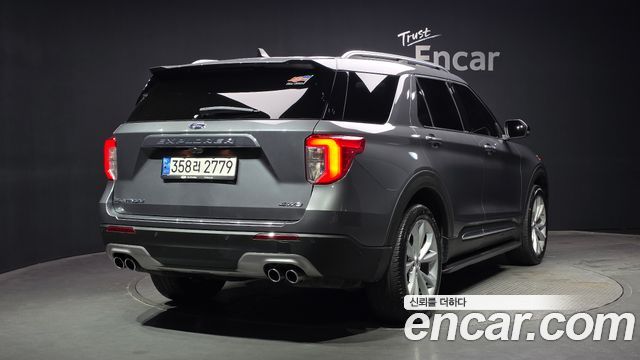Ford Explorer 2021 — photo 2