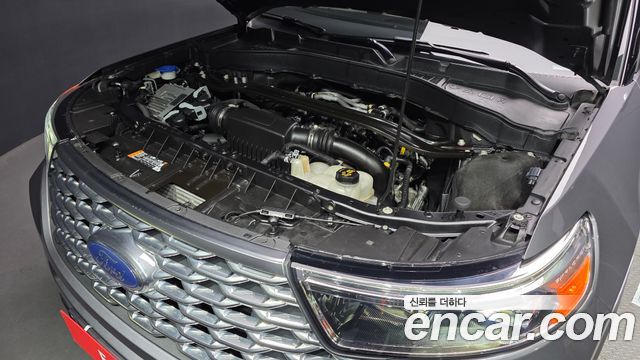 Ford Explorer 2021 — photo 6