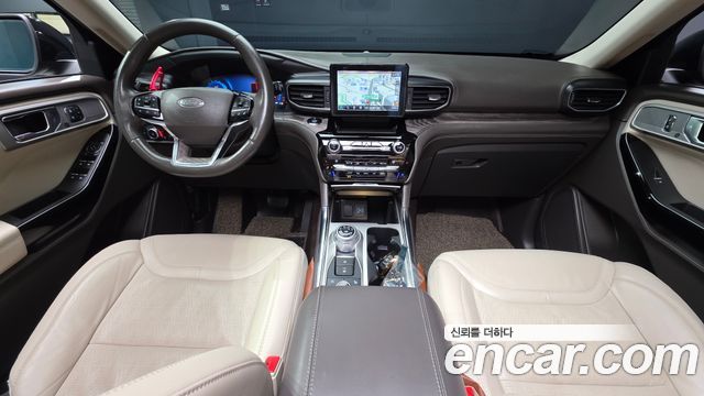 Ford Explorer 2021 — photo 7