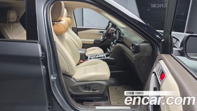 Ford Explorer 2021 — photo 11
