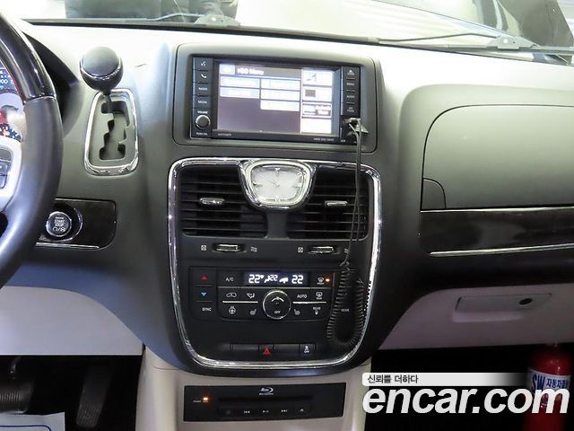 Chrysler Grand Voyager 2014 — photo 9