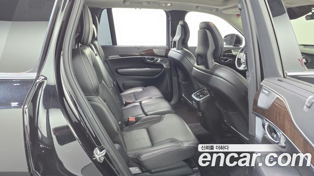 Volvo XC90 2017 — photo 12