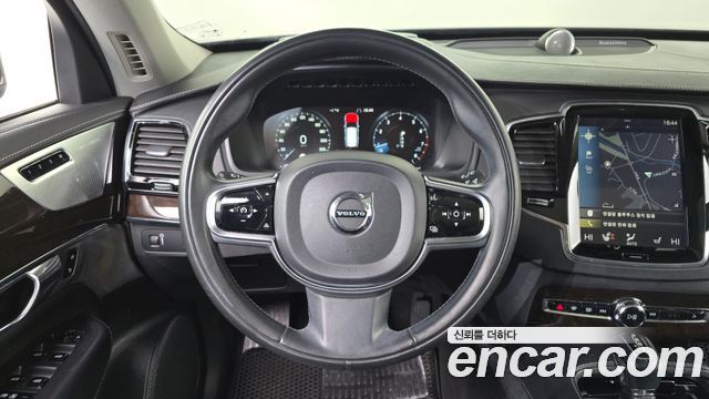 Volvo XC90 2017 — photo 13