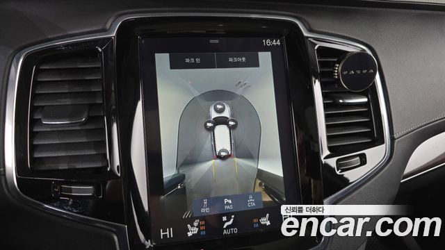 Volvo XC90 2017 — photo 15