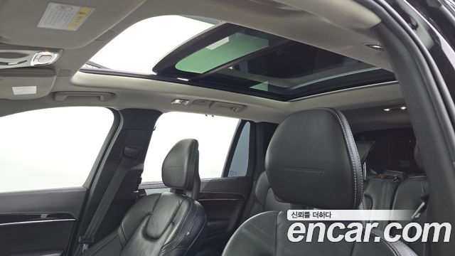 Volvo XC90 2017 — photo 19