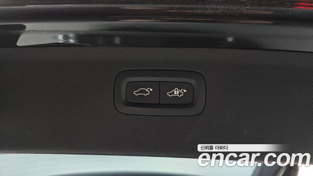 Volvo XC90 2017 — photo 20
