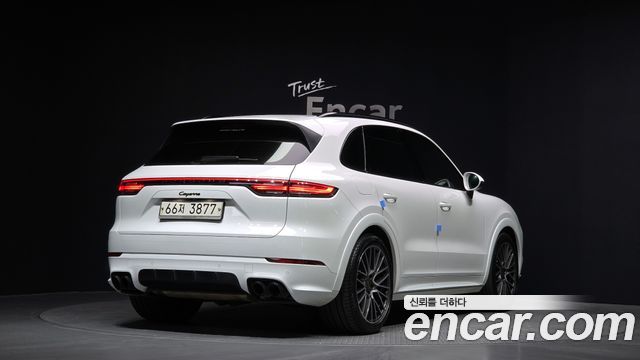 Porsche Cayenne 2019 — photo 2