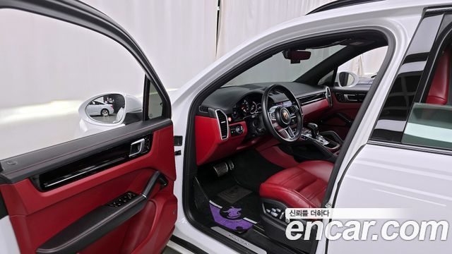 Porsche Cayenne 2019 — photo 10