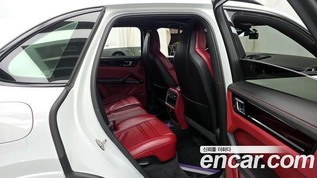 Porsche Cayenne 2019 — photo 12