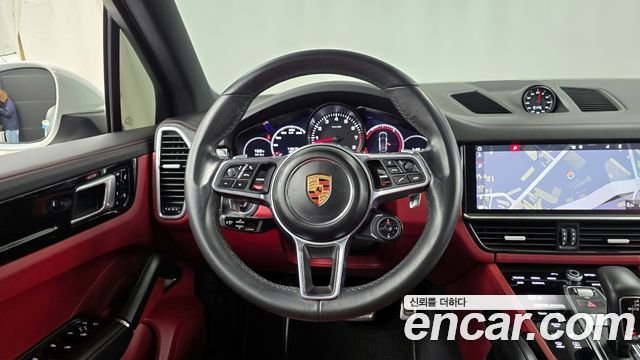 Porsche Cayenne 2019 — photo 13