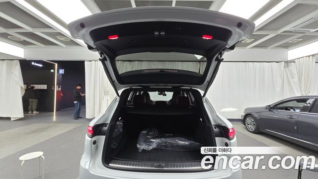 Porsche Cayenne 2019 — photo 20