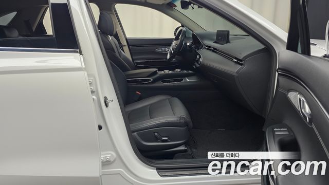 Genesis GV70 2022 — photo 11