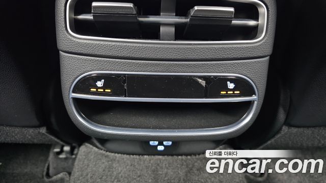 Genesis GV70 2022 — photo 18