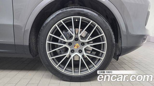 Porsche Cayenne 2021 — photo 5