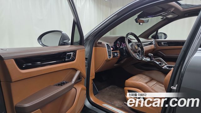 Porsche Cayenne 2021 — photo 10