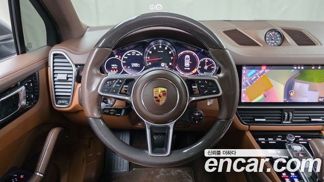 Porsche Cayenne 2021 — photo 13
