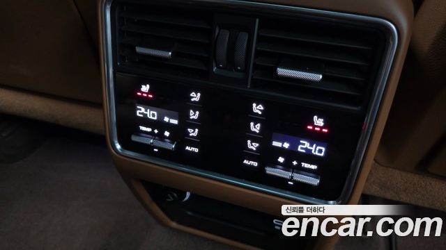 Porsche Cayenne 2021 — photo 18