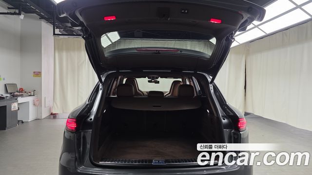 Porsche Cayenne 2021 — photo 20