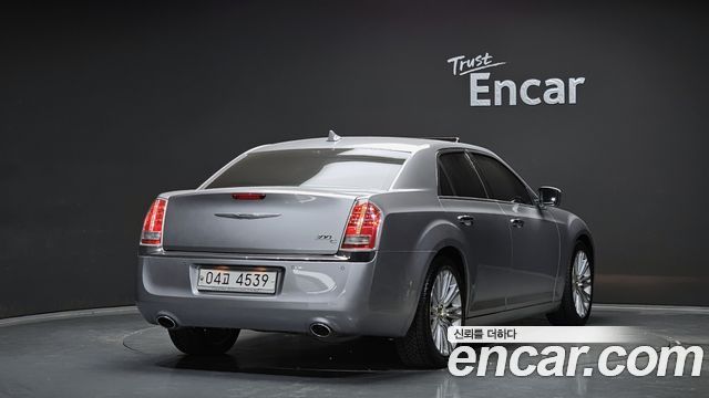 Chrysler 300C 2013 — photo 2