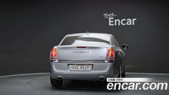 Chrysler 300C 2013 — photo 4