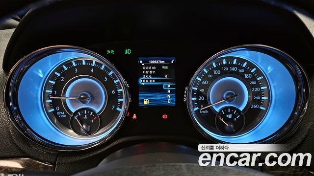 Chrysler 300C 2013 — photo 8