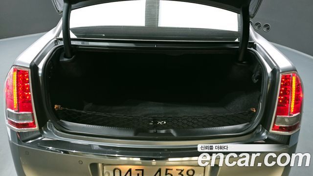 Chrysler 300C 2013 — photo 20