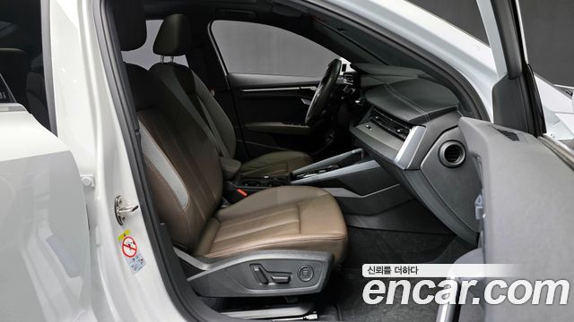 Audi A3 2025 — photo 11
