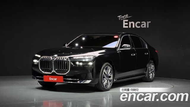 BMW i7 2023 — photo 1