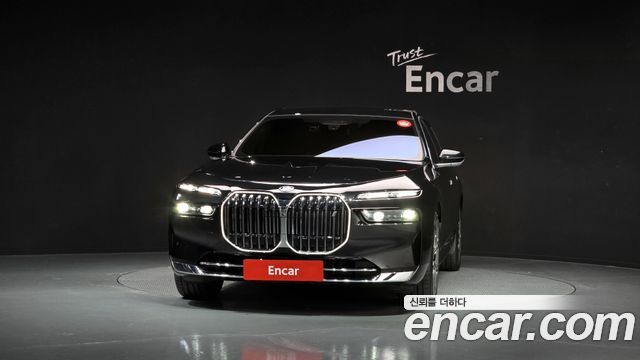 BMW i7 2023 — photo 3